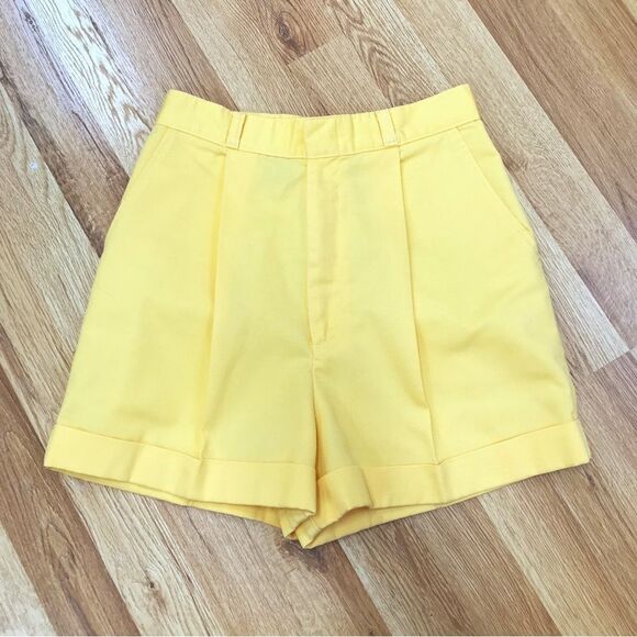 VINTAGE 80s 90s Yellow Pleated Cuffed Shorts High Waist Mom Shorts‎ Size 0 2 - Picture 1 of 9